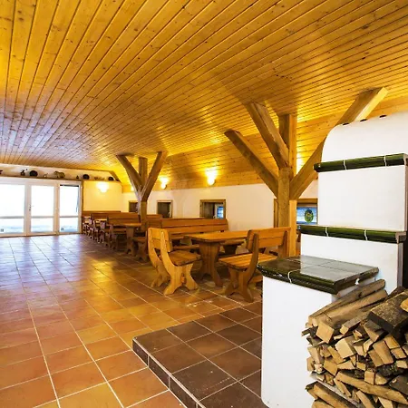 Pod Lipami Pensjonat 3*