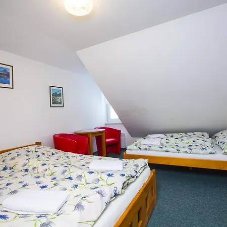 Pod Lipami Guest house