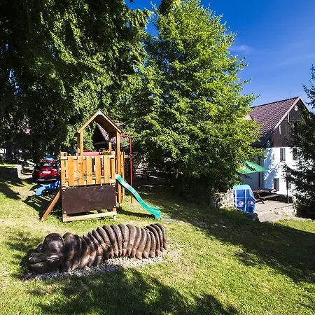 Pod Lipami Vendégház